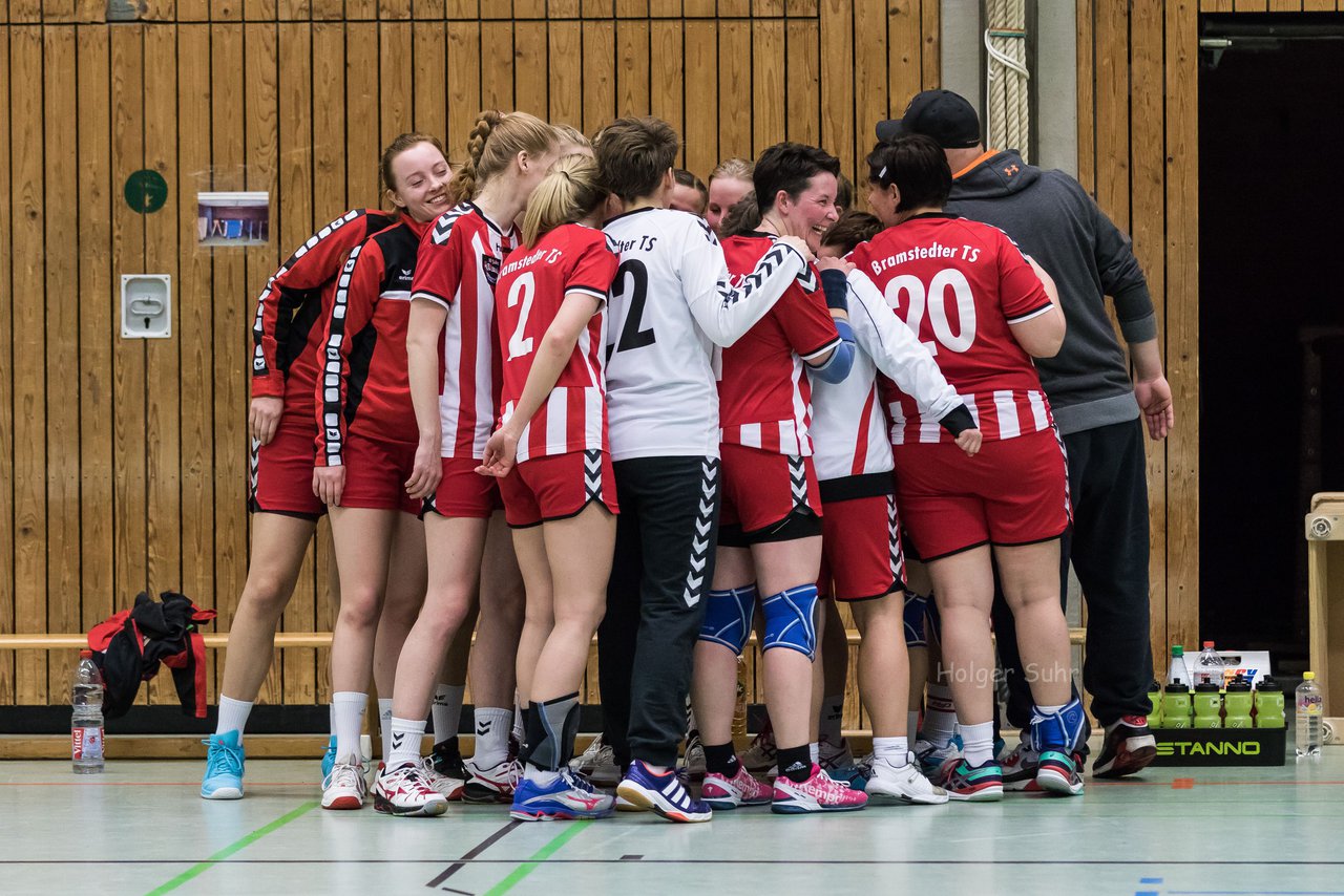 Bild 186 - Frauen Barmstedter TS - Buedelsdorfer TSV : Ergebnis: 26:12